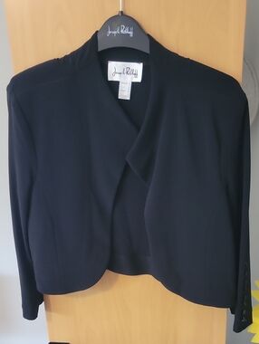 Joseph Ribkoff Women's Black Cropped Blazer
